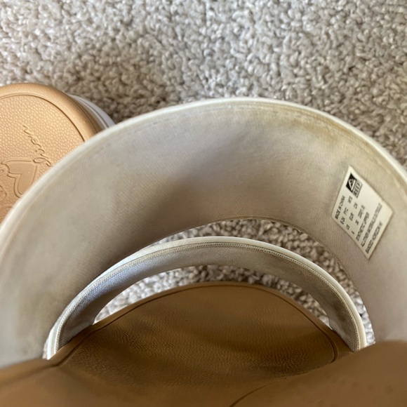 White and Tan Women's reef cushioned platform sandals | size 6 - Picture 9 of 9